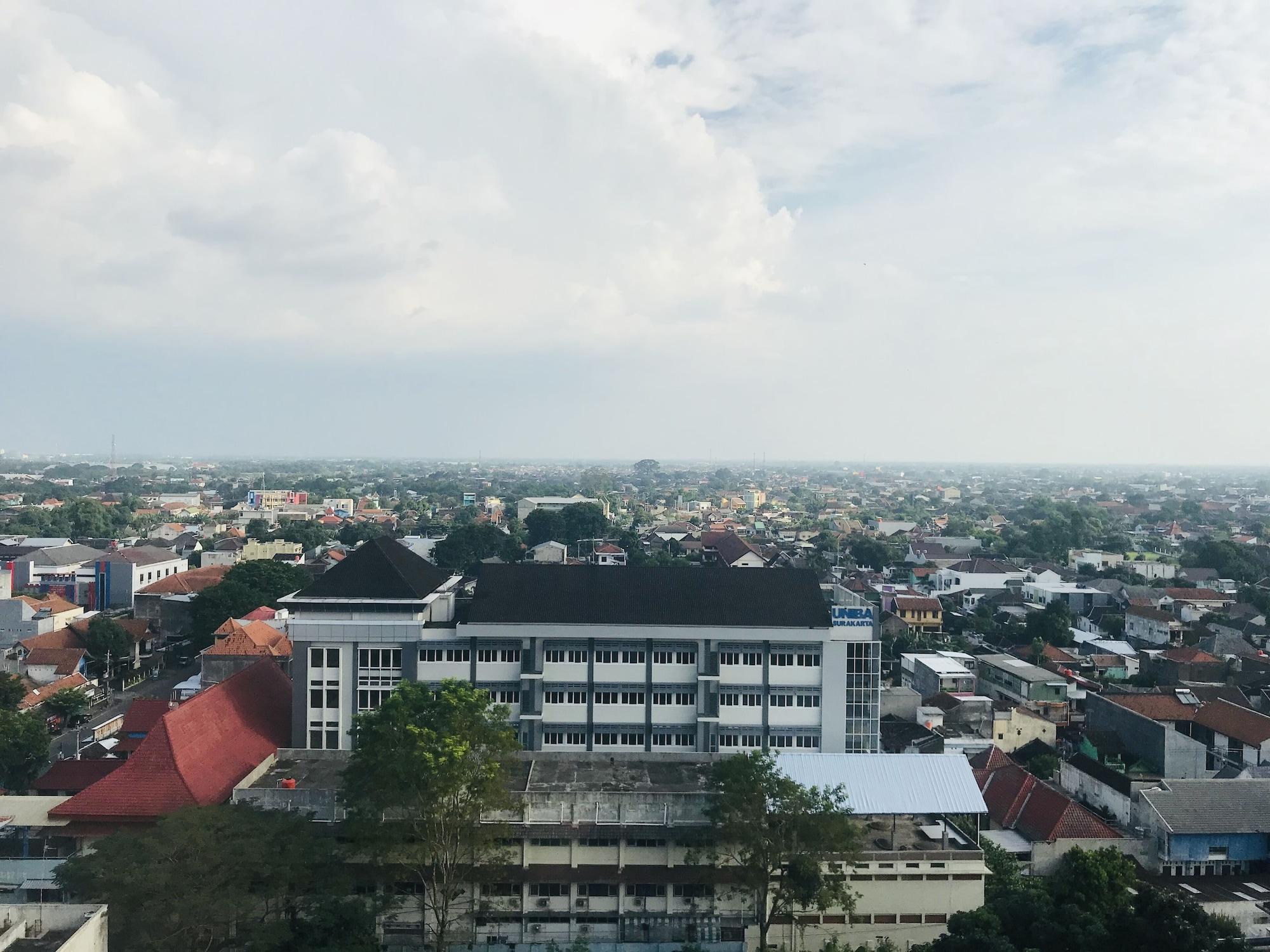 Swiss-Belinn Saripetojo Solo Exteriör bild