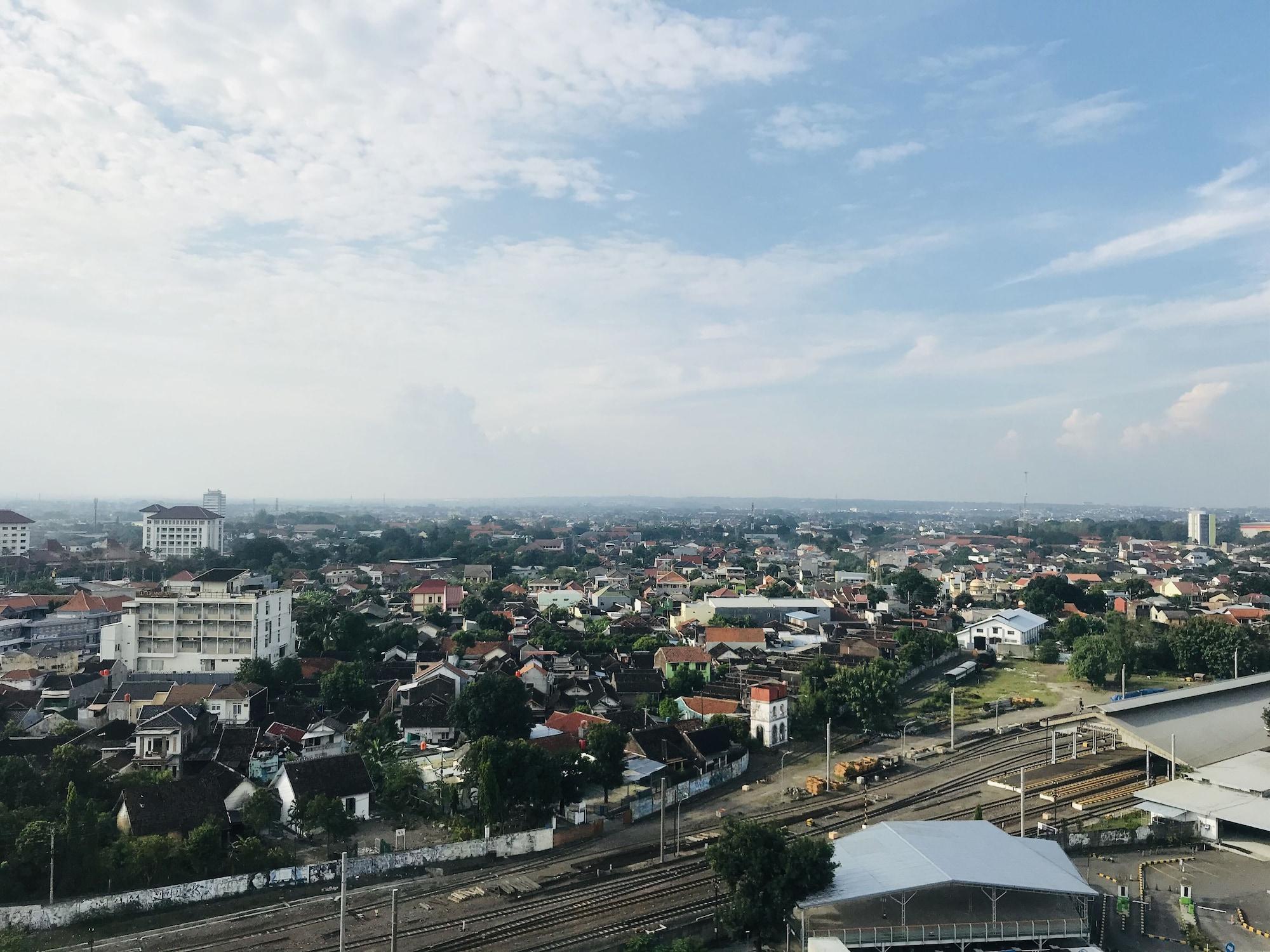 Swiss-Belinn Saripetojo Solo Exteriör bild
