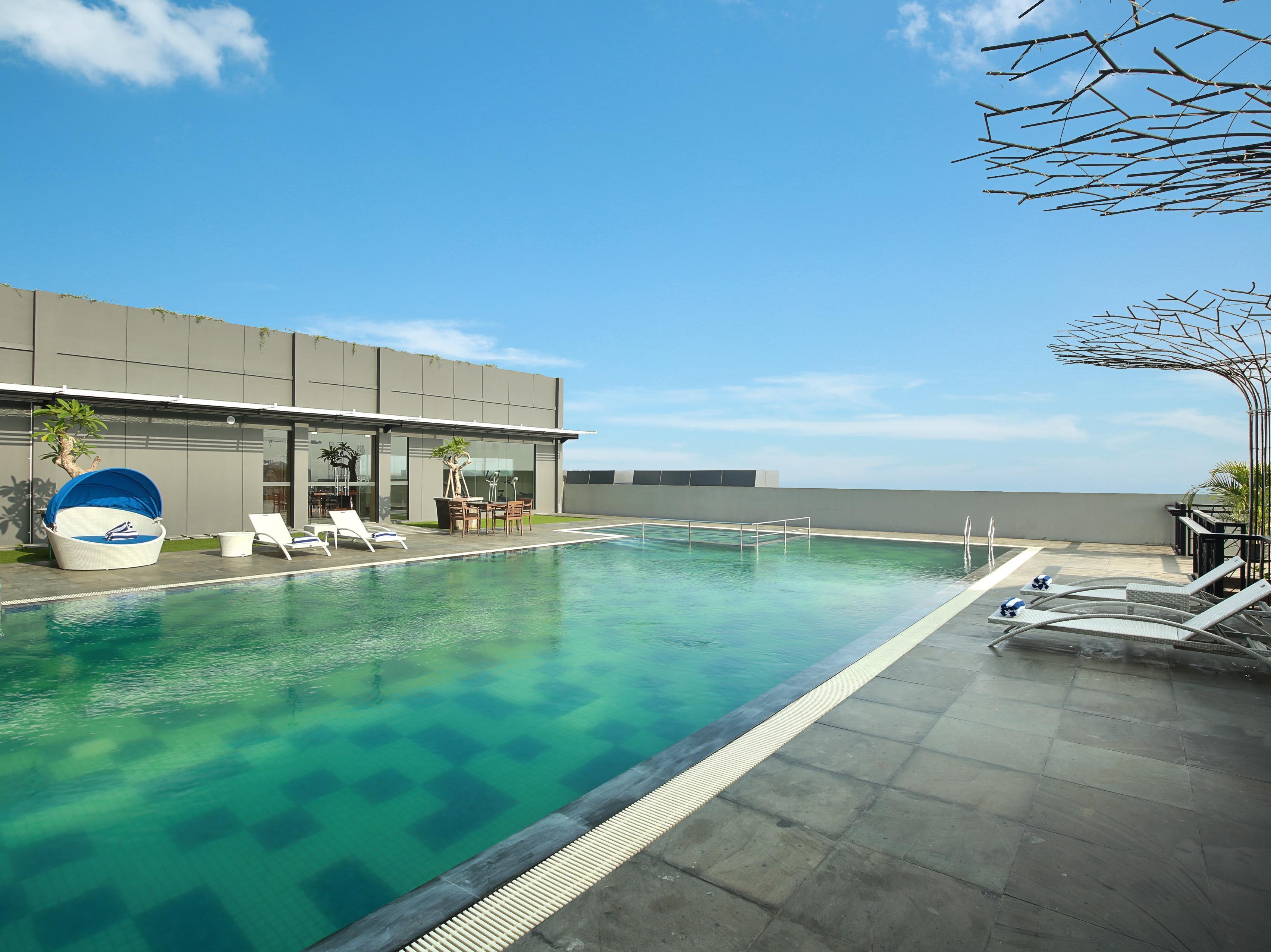 Swiss-Belinn Saripetojo Solo Exteriör bild