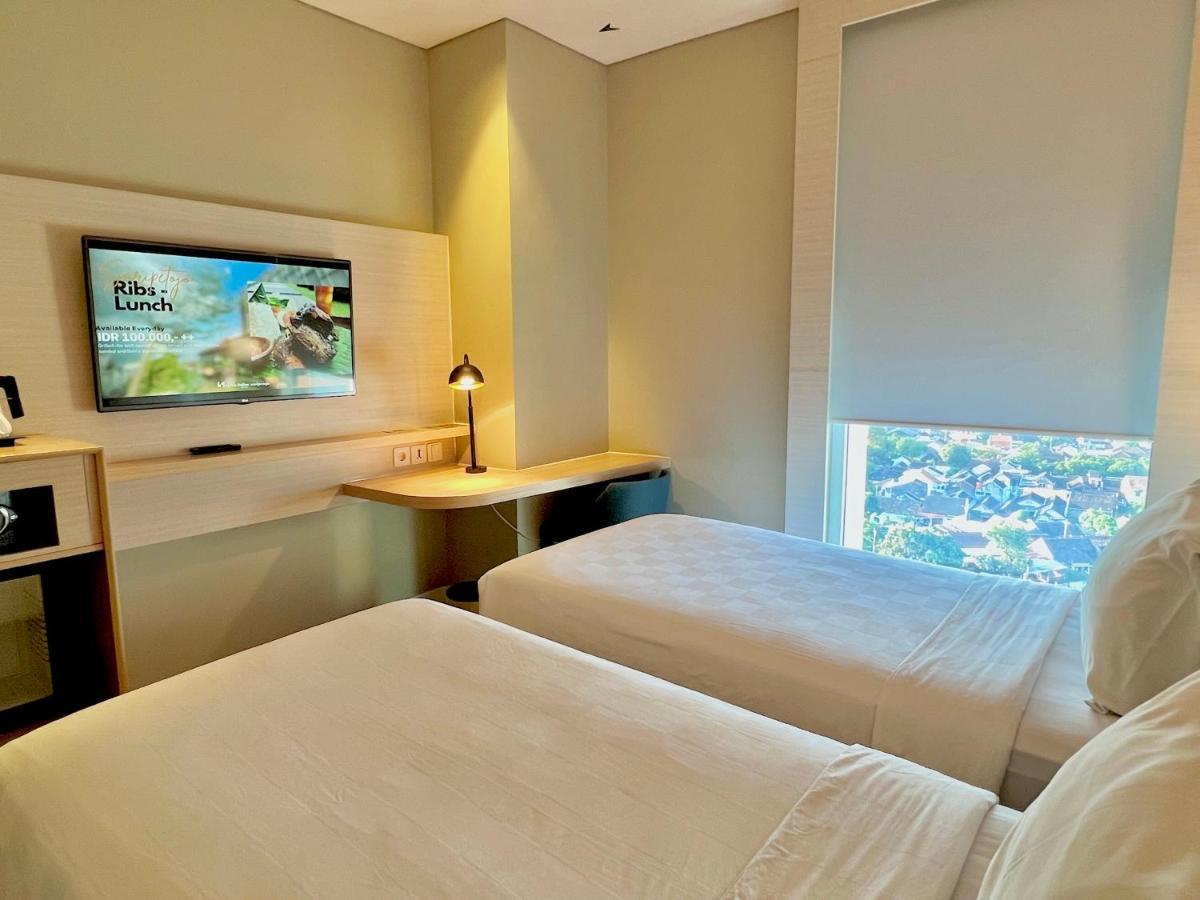 Swiss-Belinn Saripetojo Solo Exteriör bild