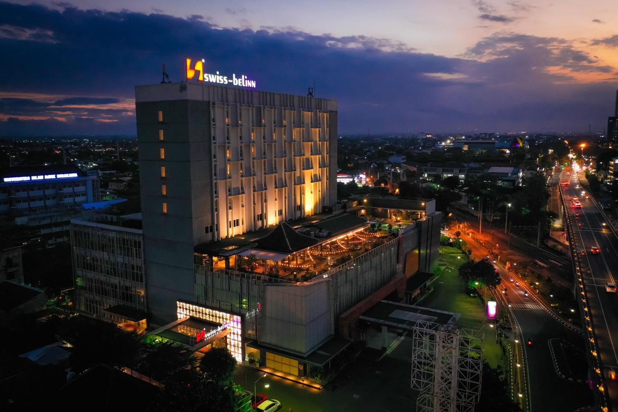 Swiss-Belinn Saripetojo Solo Exteriör bild