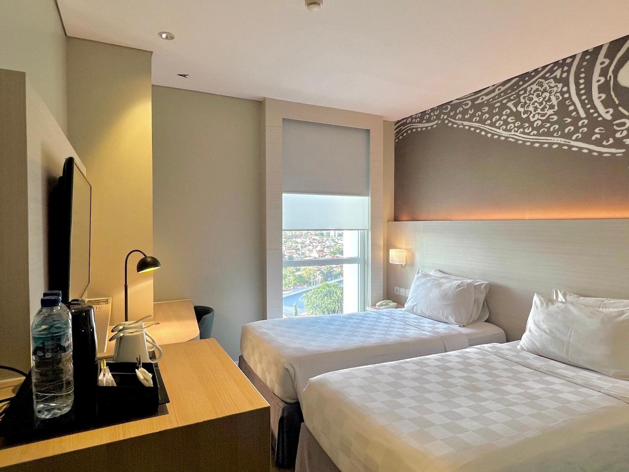 Swiss-Belinn Saripetojo Solo Exteriör bild