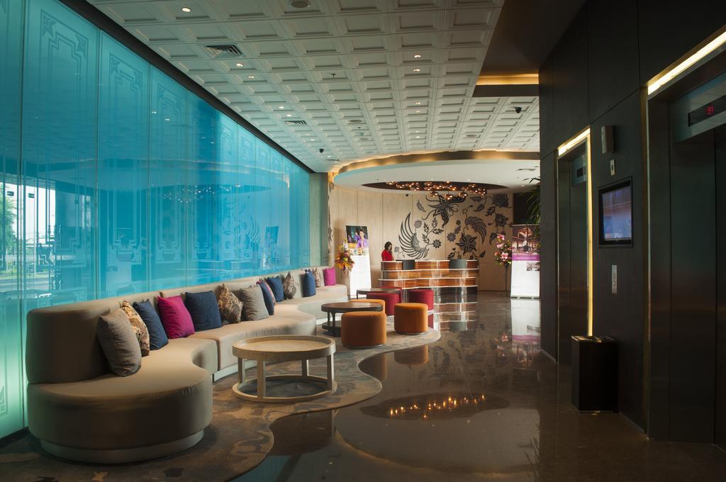 Swiss-Belinn Saripetojo Solo Exteriör bild